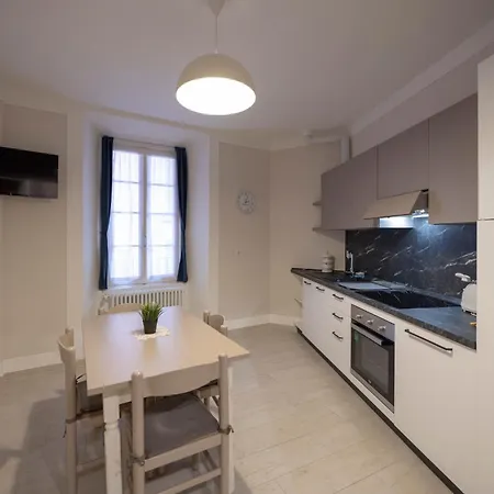 Le Rondini C Apartman *