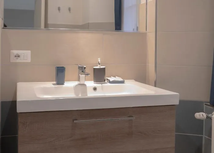 Le Rondini C Apartman *